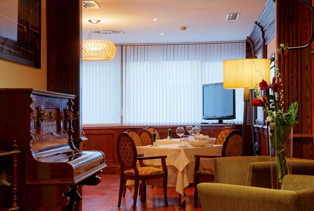 Hotelsefutbol Las Rozas de Madrid Exterior photo
