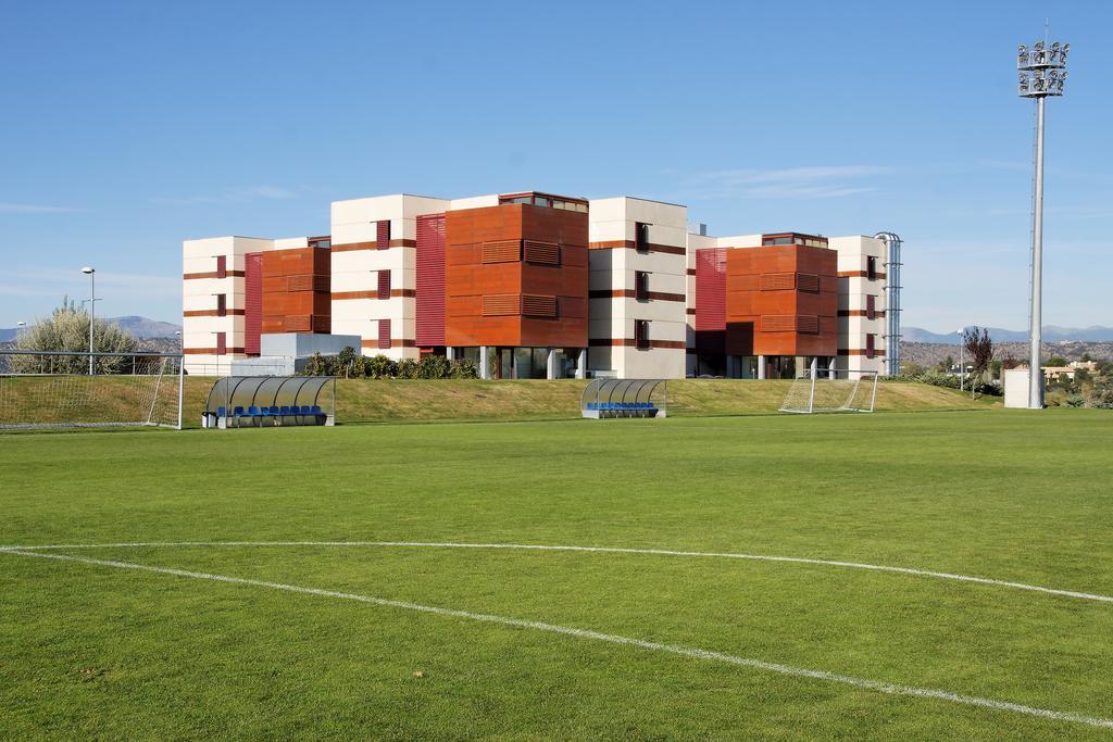 Hotelsefutbol Las Rozas de Madrid Exterior photo